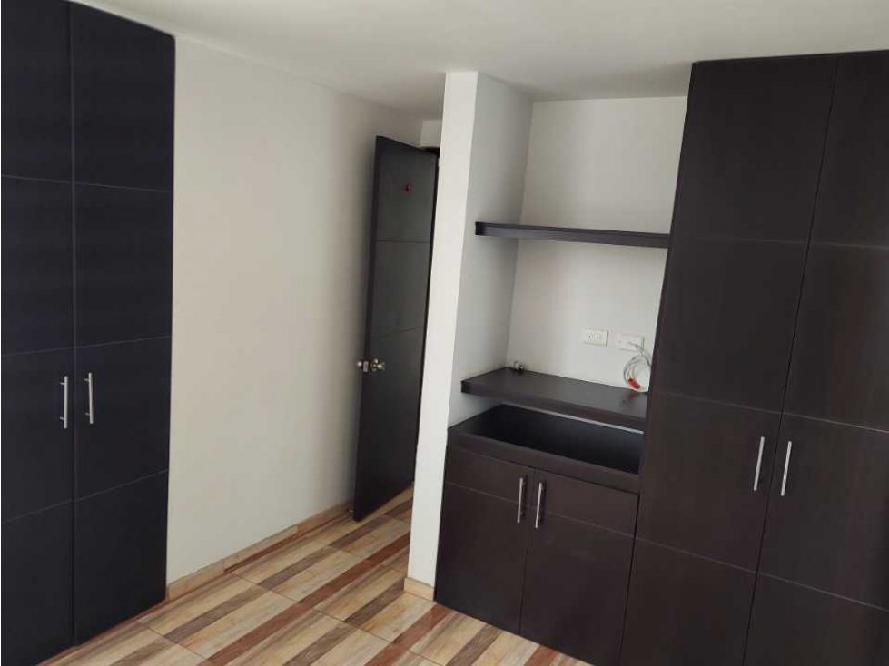 SE ARRIENDA BONITO APARTAMENTO TORRE CAMPO FUNZA