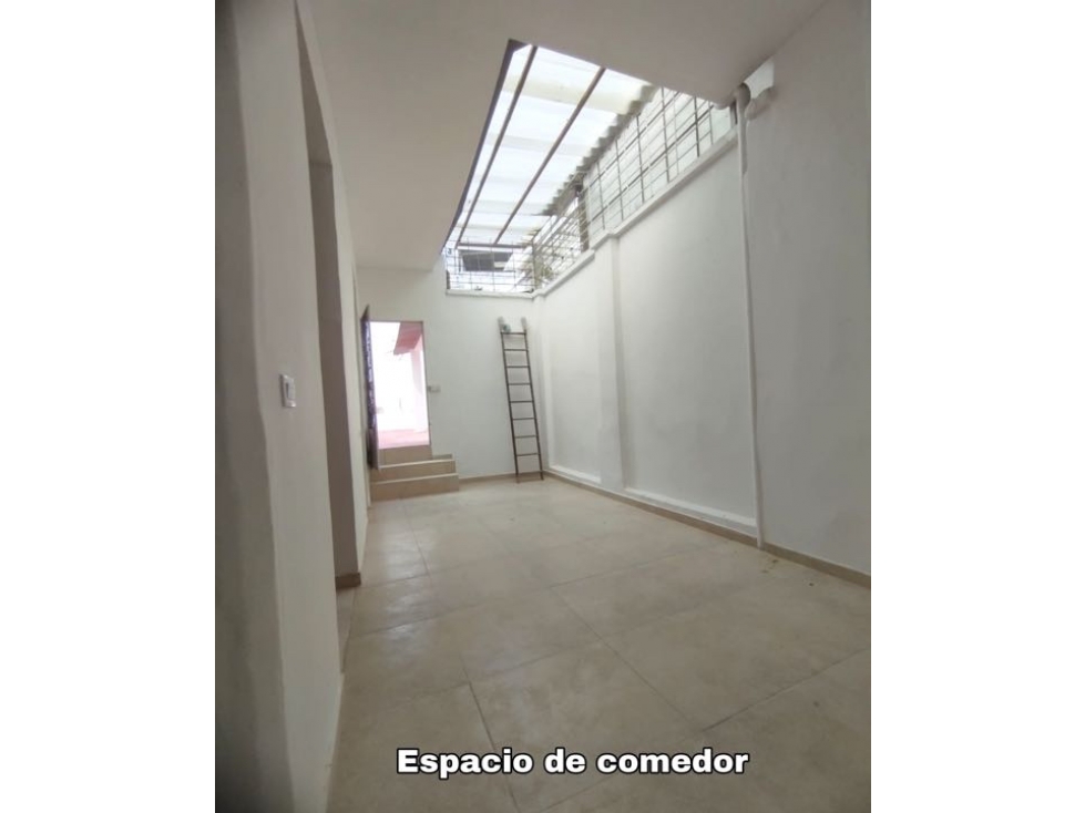 SE VENDE AMPLIA CASA EN BARRIO SAN CAYETANO LR WASI 6812905