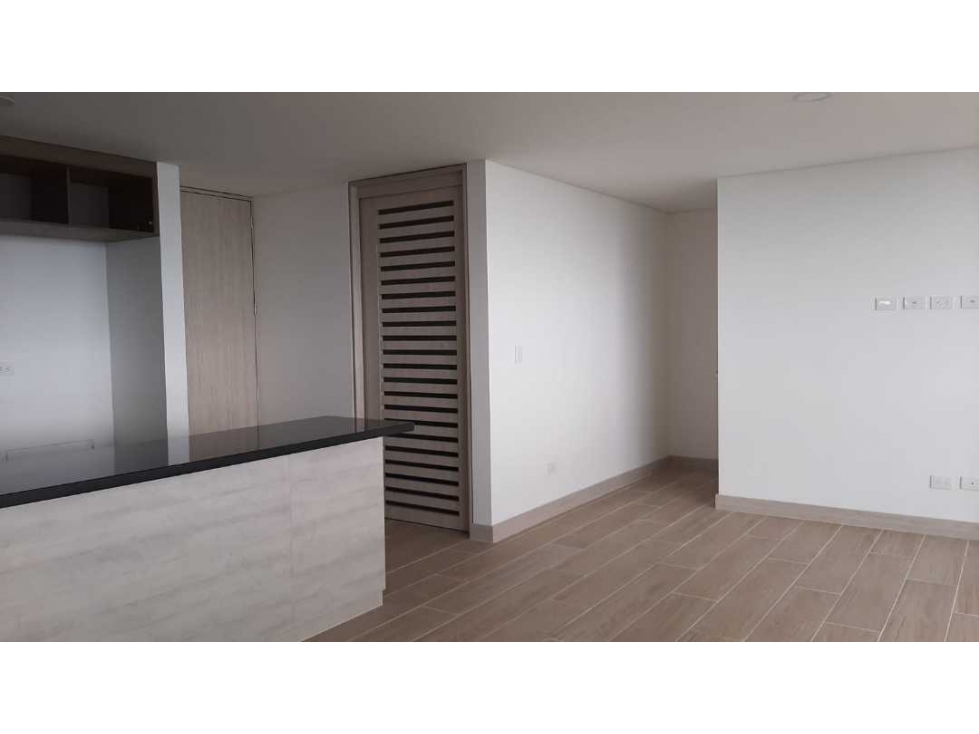 SE VENDE APARTAMENTO CASI NUEVO ( CON HERMOSA VISTA ) AV 19 NORTE