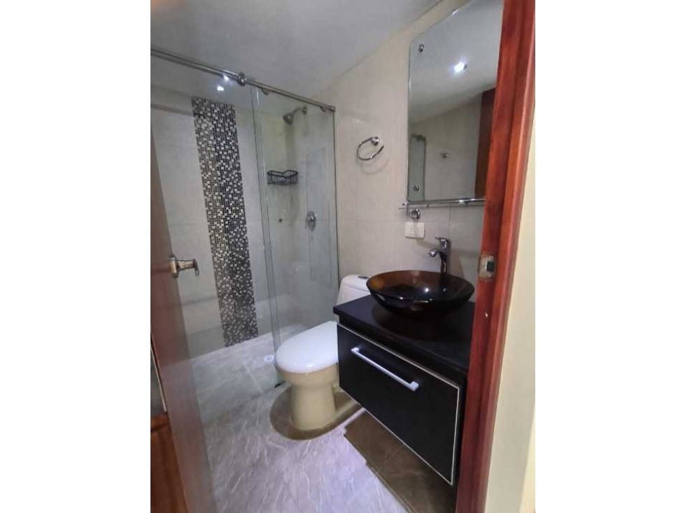 SE VENDE APARTAMENTO, SECTOR LA MILAGROSA.