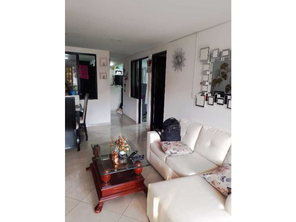 SE VENDE CASA BIFAMILIAR PORTAL CAMPESTRE 2 GIRON