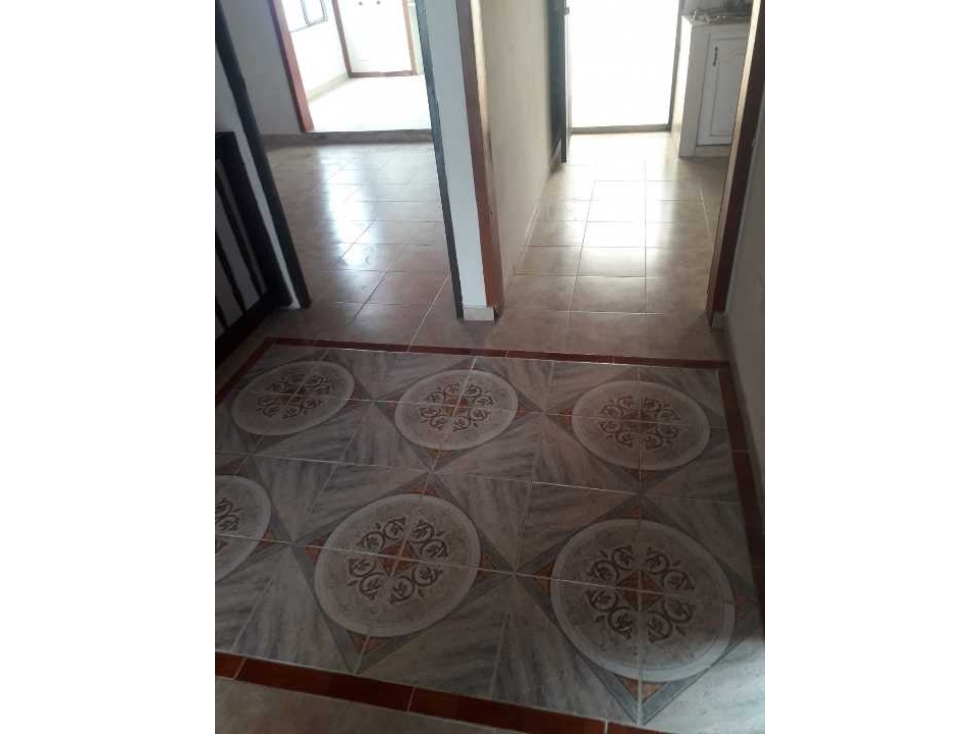 SE VENDE CASA BIFAMILIAR EN CALARCA.