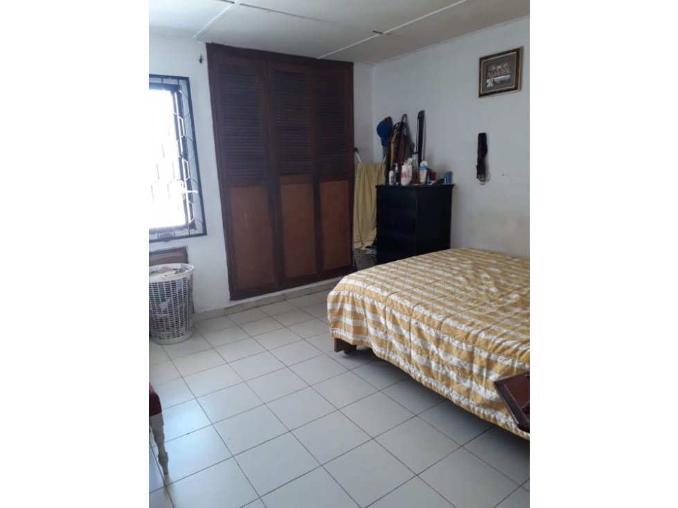 Se vende casa en el barrio ciudad jardín de la ciudad de Barranquilla