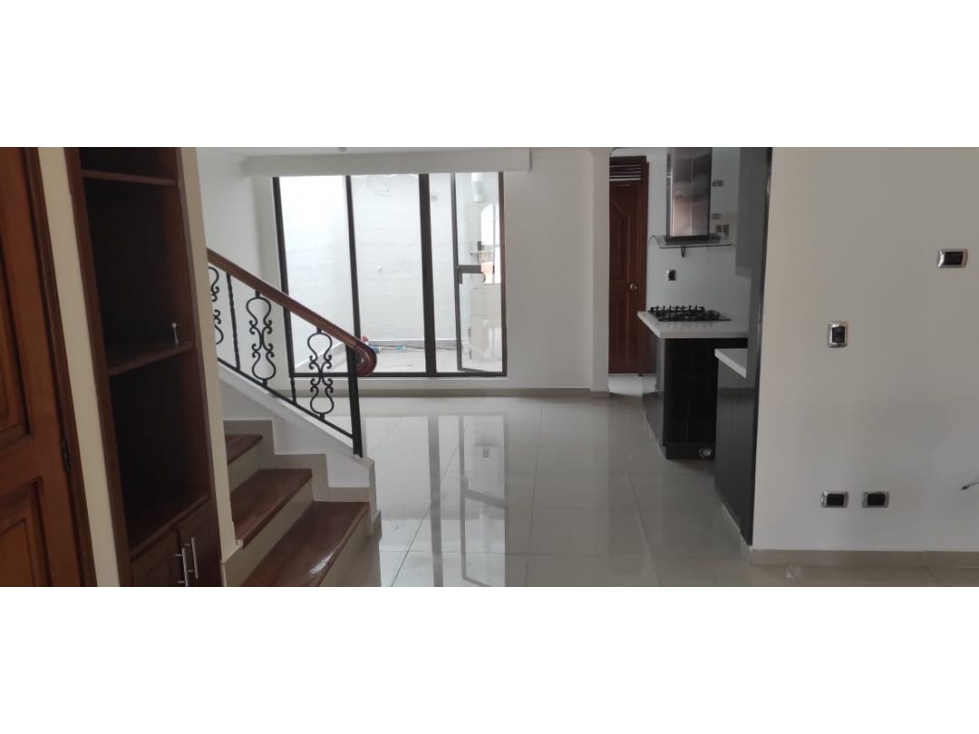 SE VENDE CASA EN LA AV SUR, PEREIRA