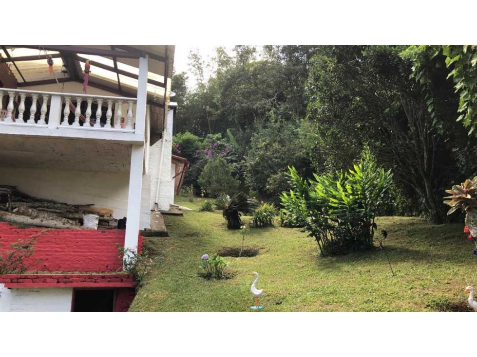 Se vende finca externa en el kilómetro 22 vía al mar