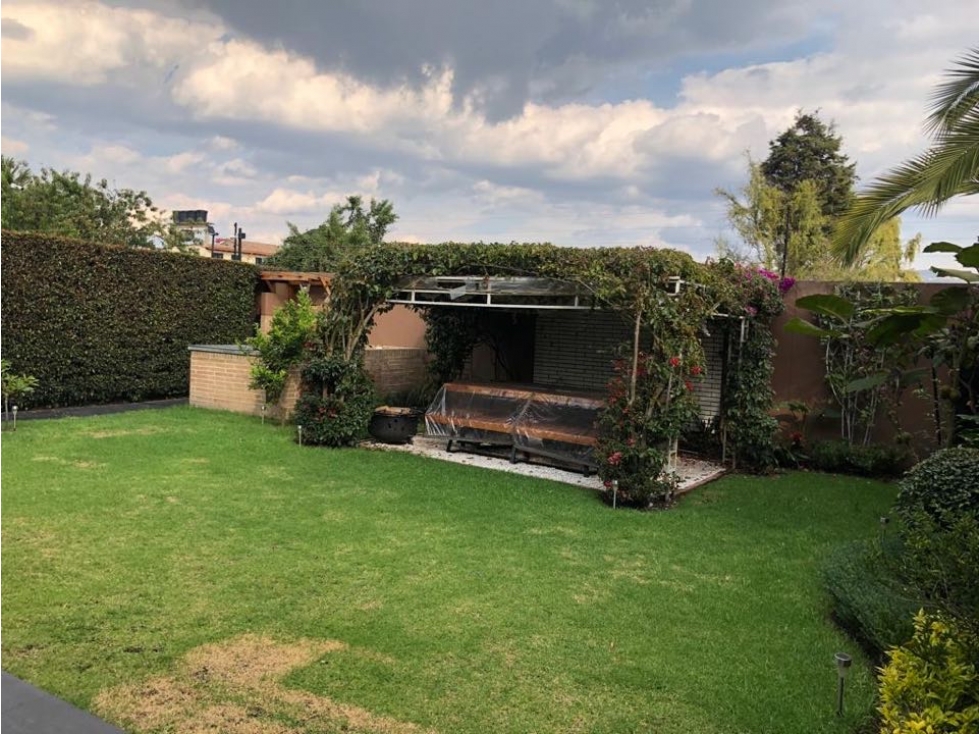 SE VENDE HERMOSA CASA EN HACIENDA SAN LUIS CAJICA.T/A