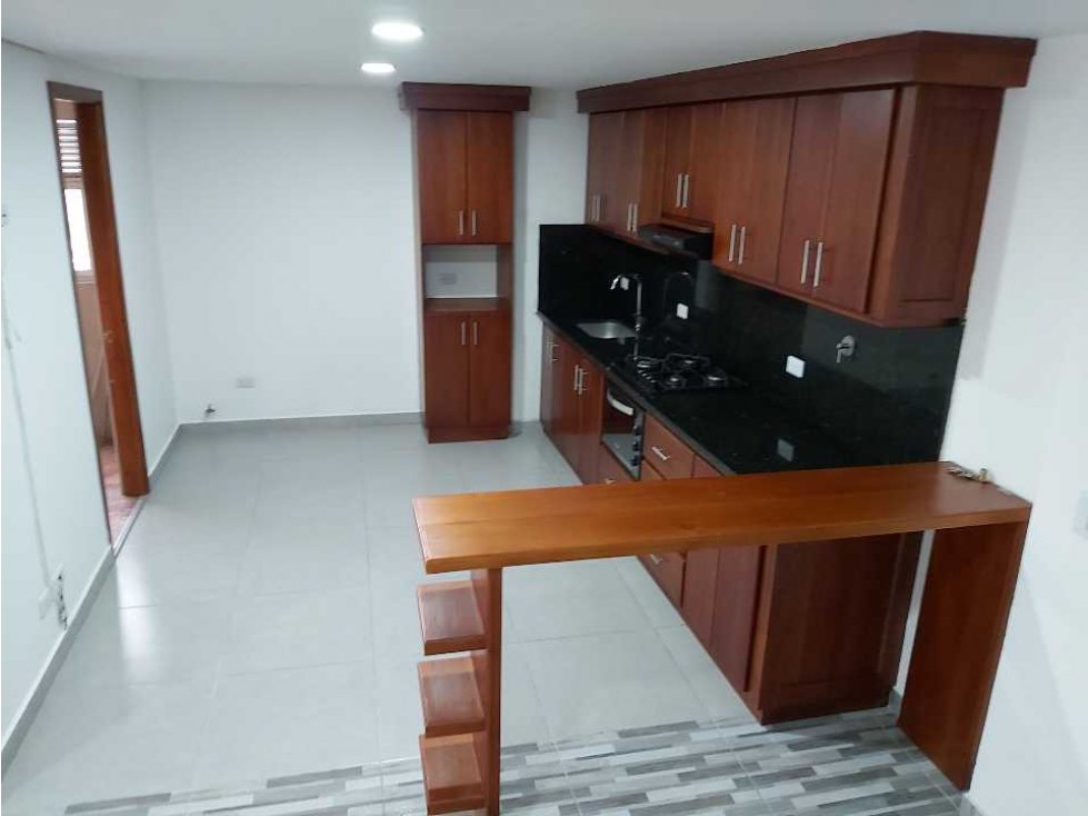 SE VENDE HERMOSO PENTHOUSE EN BELLO LAS CABAÑAS 