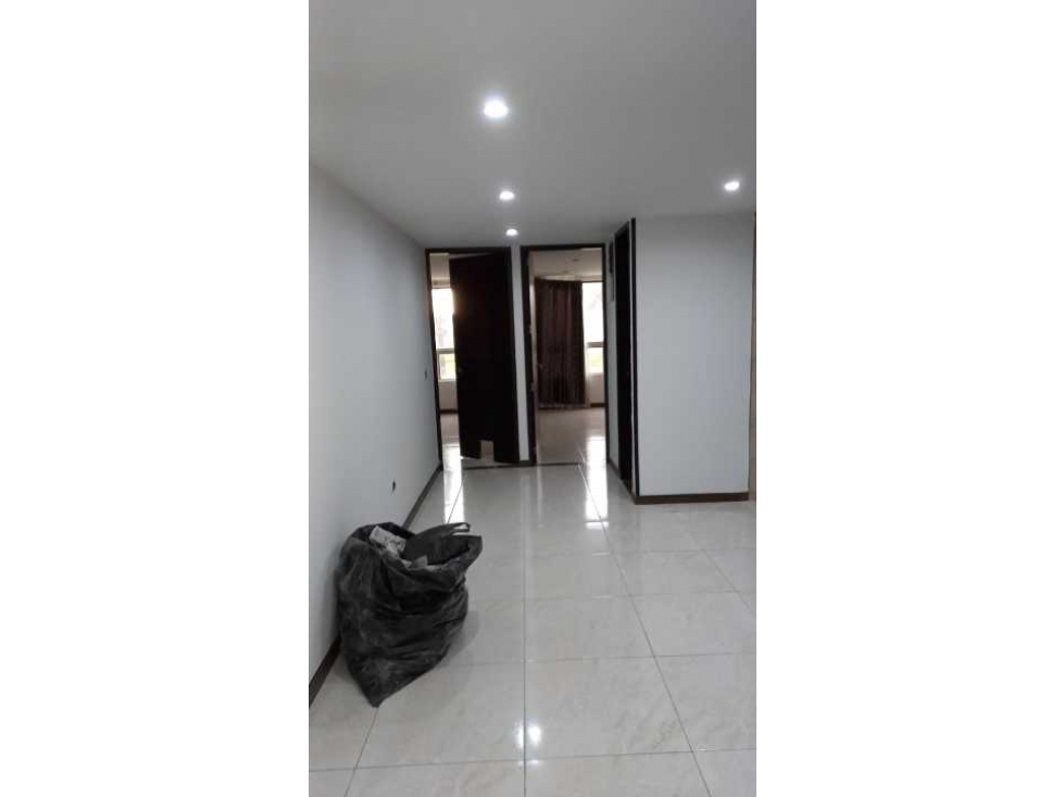 Vendo amplio apartamento álamos norte Bogotá CM