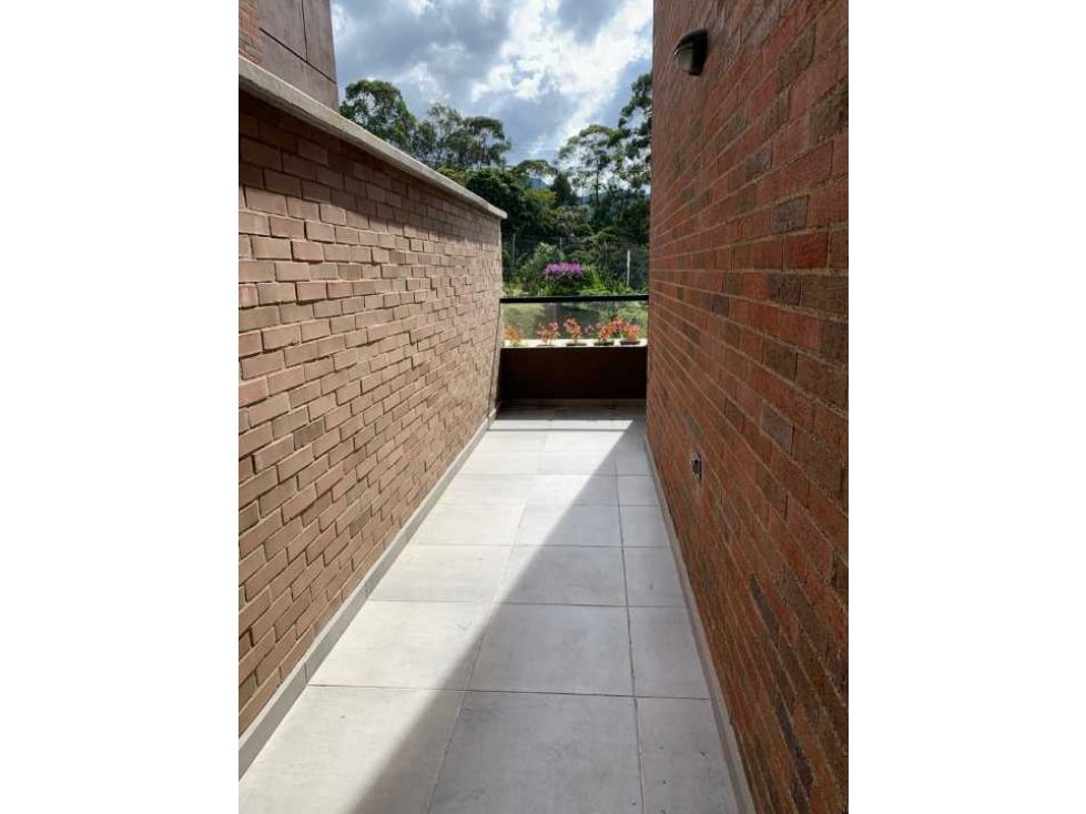 VENDO APARTAMENTO EN SENIORS CLUB, ENVIGADO