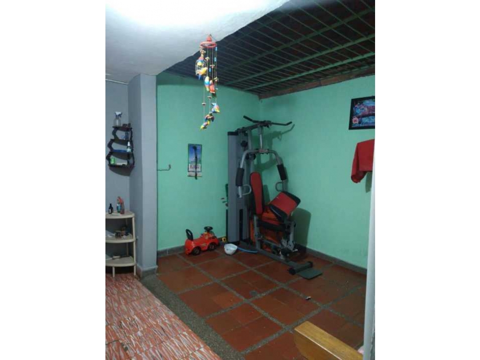 VENDO CASA EN PRIMER PISO EN SANTA ROSA DE LIMA.