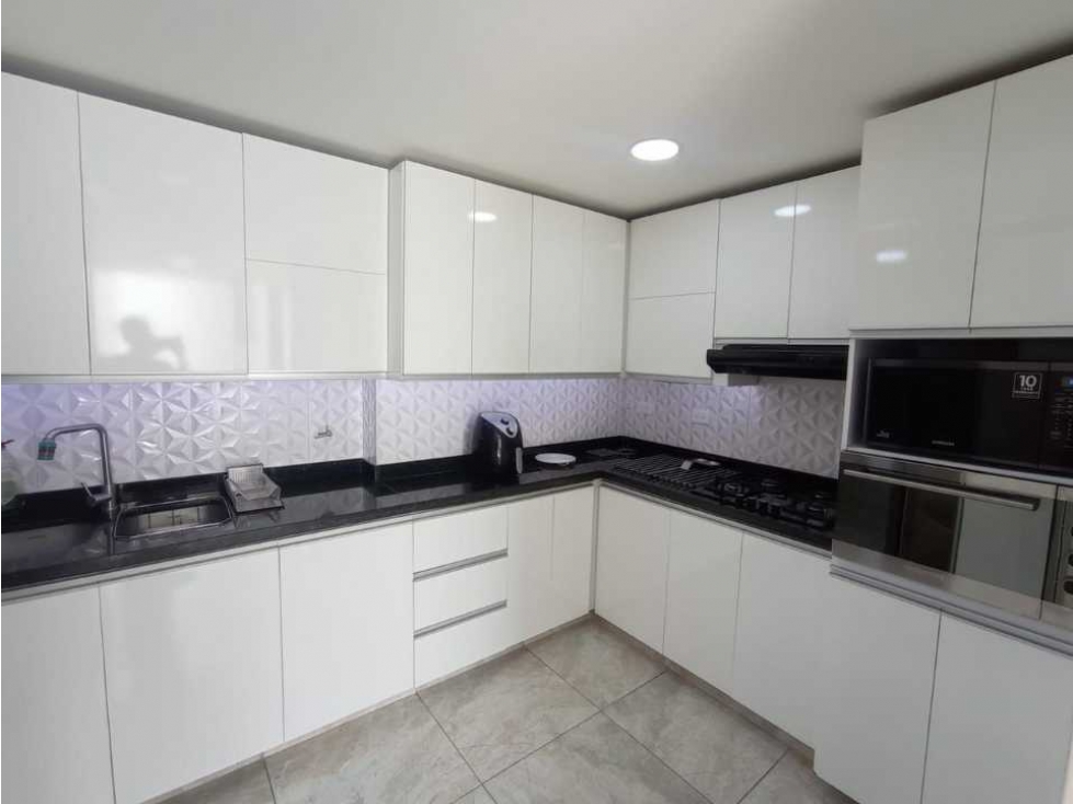 VENDO APARTAMENTO EN EL SECTOR DE LAURELES  CONQUISTADORES