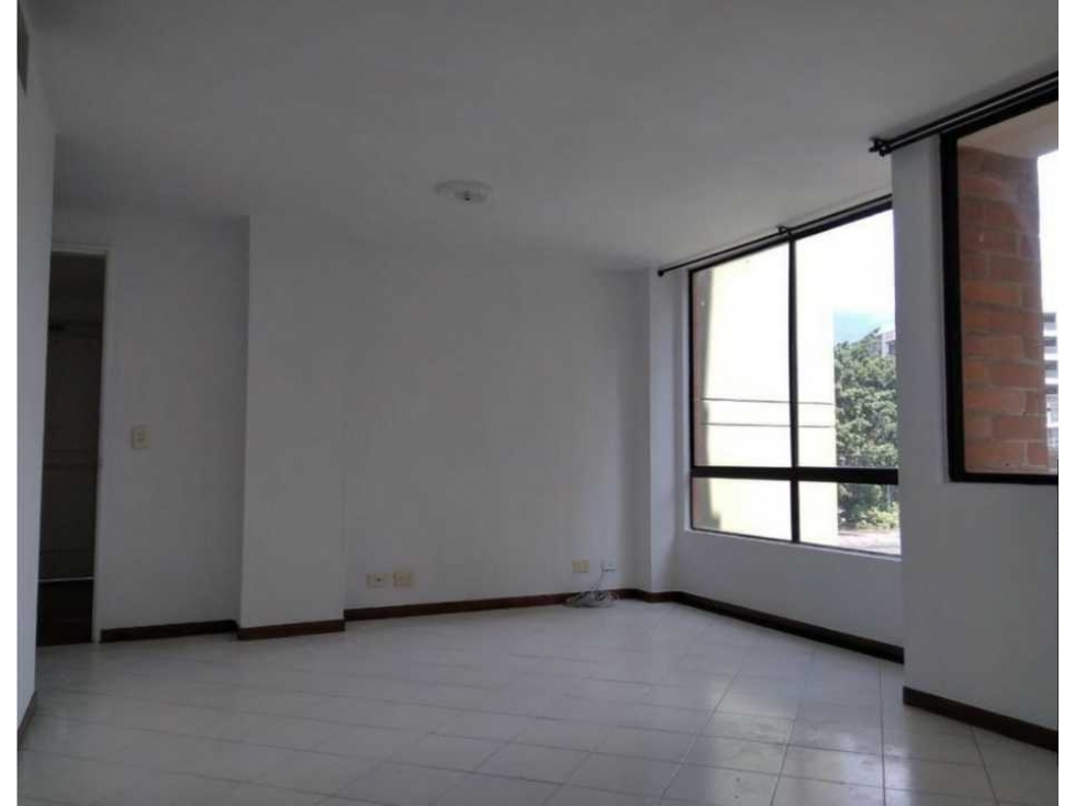 VENDO APARTAMENTO EN LOS COLORES  CERCA A LA UNIVERSIDAD LUIS AMIGO