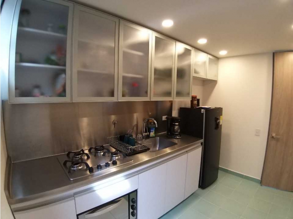 Vendo apartamento en Medellín en el primer parque de laureles