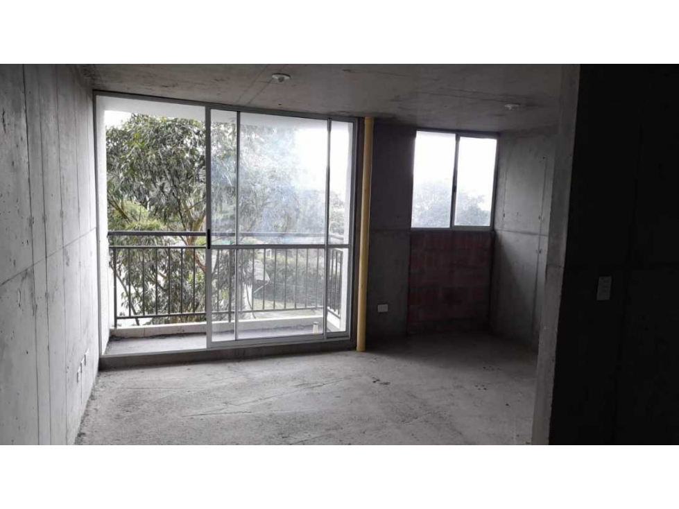 VENDO APARTAMENTO EN OBRA GRIS. LA ESTRELLA, URB JARDINES DEL SUR