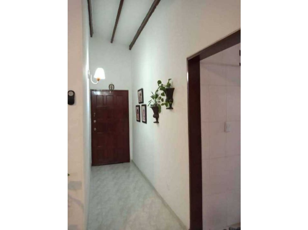 Apartamento en venta en santa anita sur central cali 5 piso S/A (E.R.)