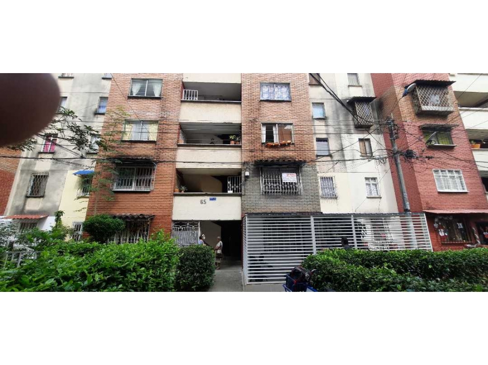 Vendo apartamento norte de cali barrio los alcazarez segundo piso