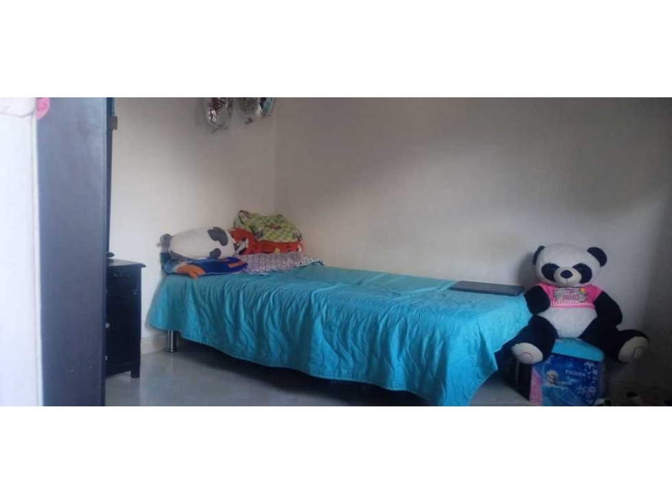 VENDO APTO CON APARTAESTUDIO 3ER PISO, UBICADO EN FLORENCIA -MEDELLIN.