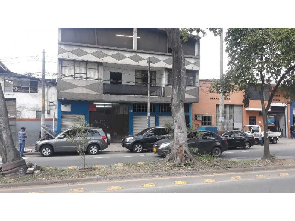 vendo bodega en Oriente de cali barriol troncal  doble altura oficinas