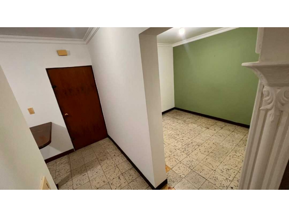 VENDO CASA AMPLIA PRIMER PISO EN PEDREGAL CERCA A CONSUMO