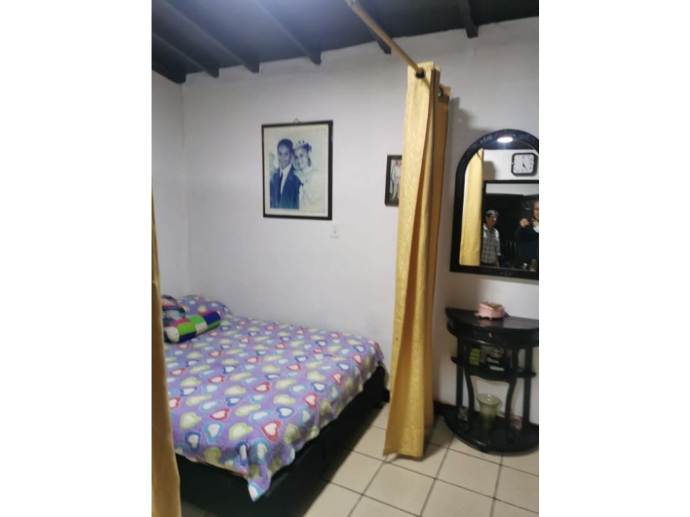 VENDO CASA EN ITAGUI CON LOCAL CON PERMISO DE CONSTRUCCIÓN