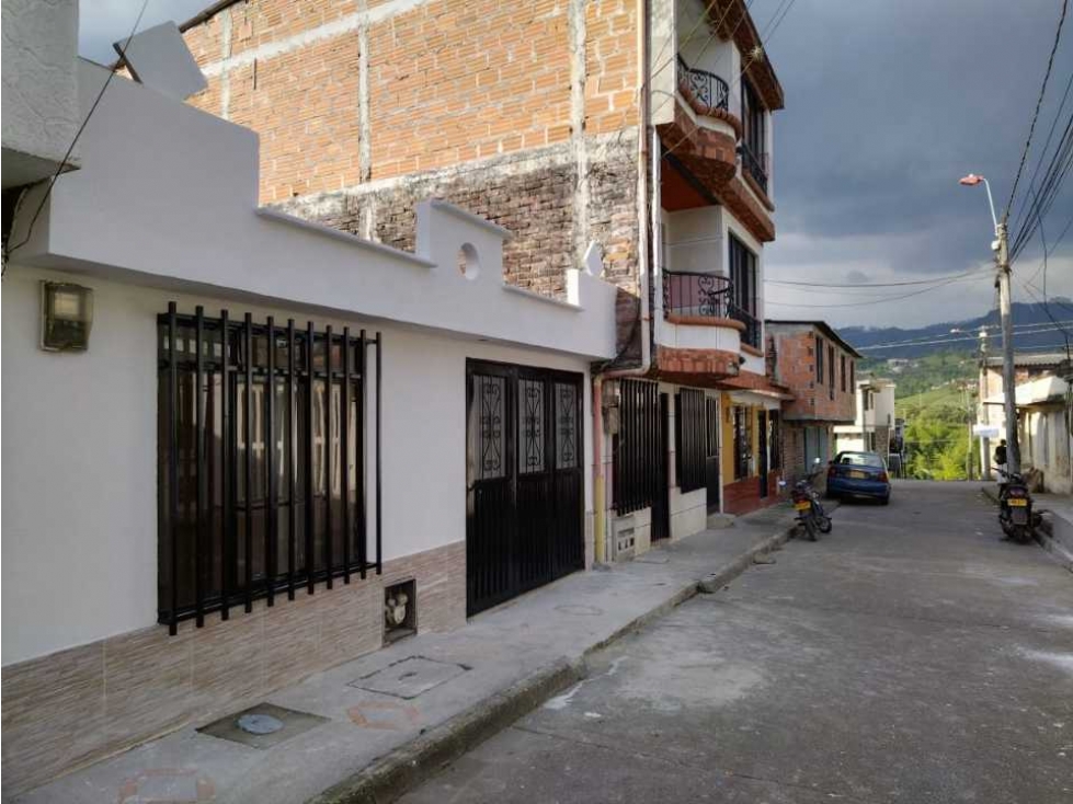 VENDO CASA EN SECTOR LAS VIOLETAS DOSQUEBRADAS