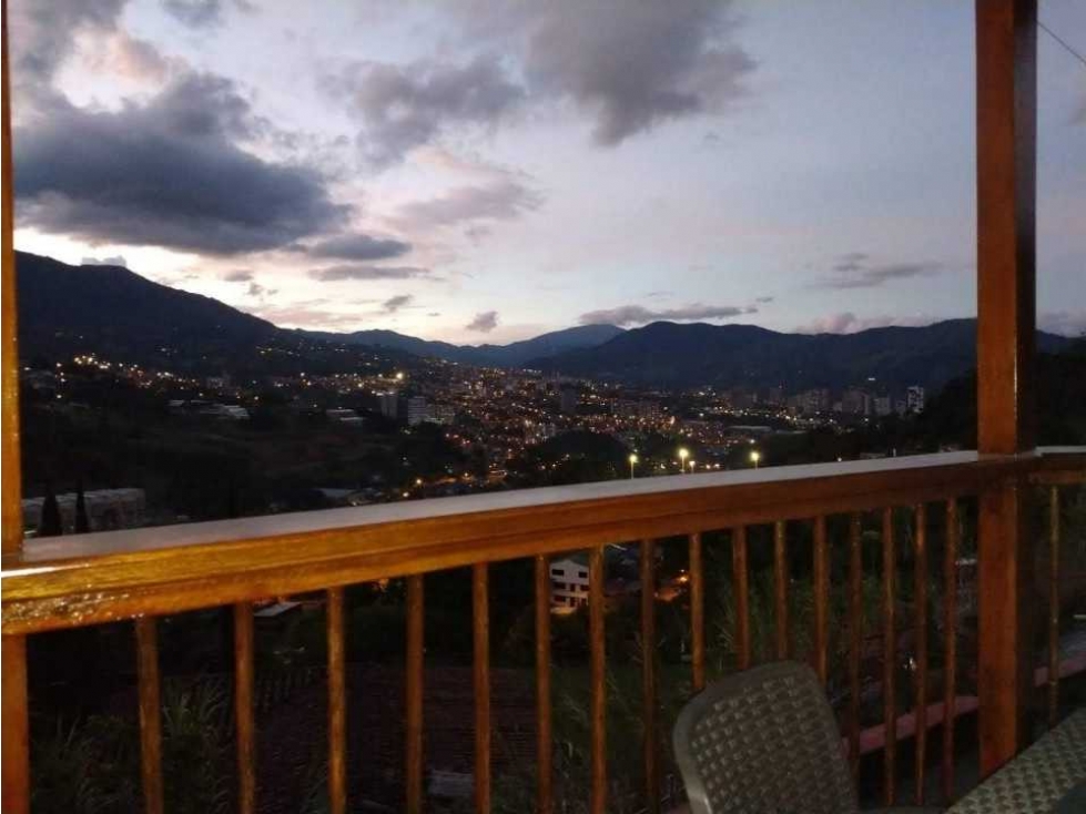 VENDO CASA INDEPENDIENTE EN SABANETA