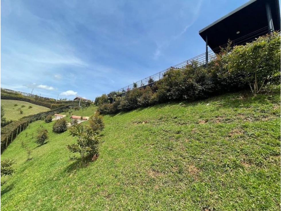 VENDO CASA TIPO COLONIAL, PARCELACION EN SAN ANTONIO DE PEREIRA