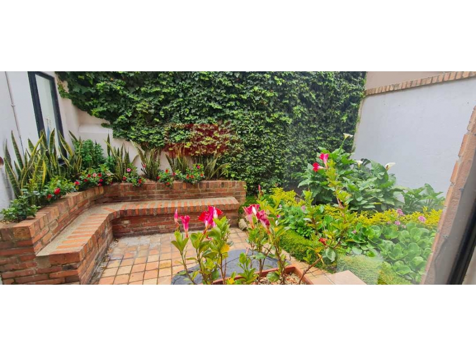 Vendo casa Usaquén 4 alcobas 3 piso terraza jardin balcón