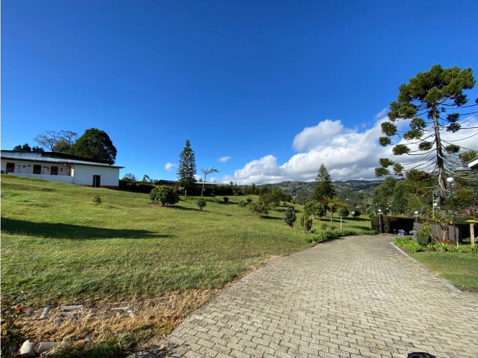 VENDO FINCA EN GUARNE CON NORMA PARA PARCELACIÓN