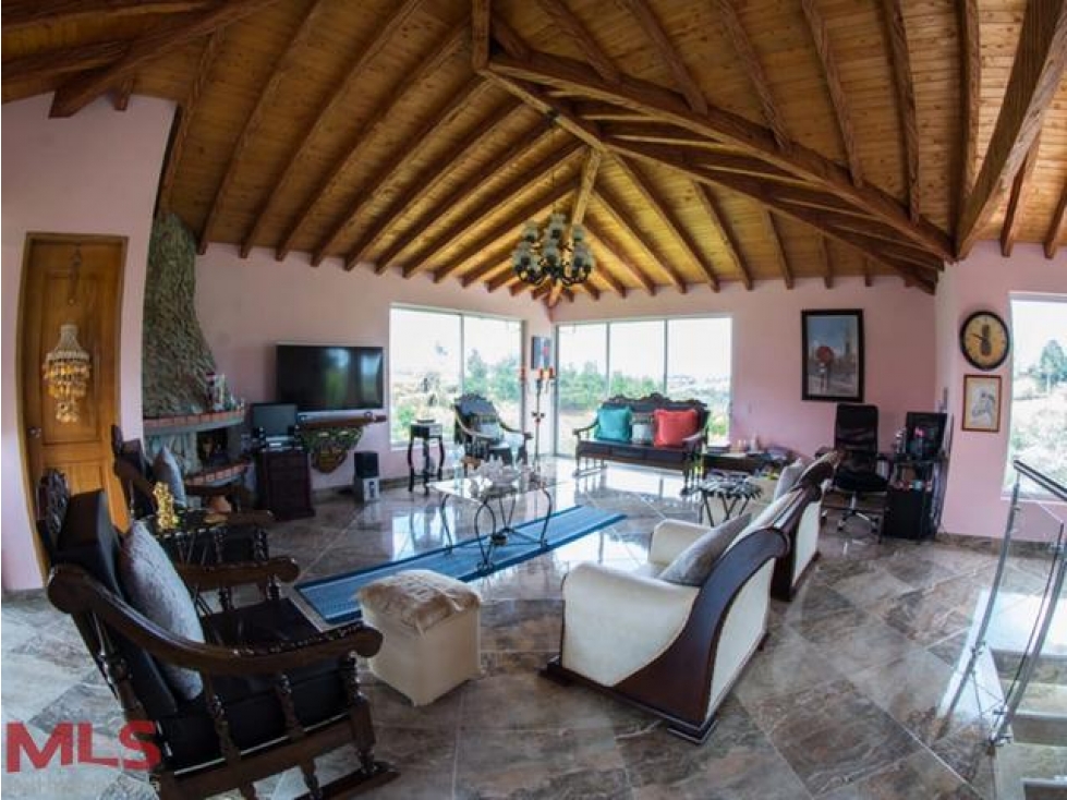 Vendo Hermosa Finca Hotel con acabados de lujo(MLS#227357)