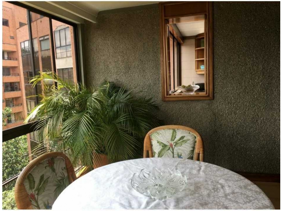 VENDO HERMOSO APARTAMENTO EN CASTROPOL MEDELLIN