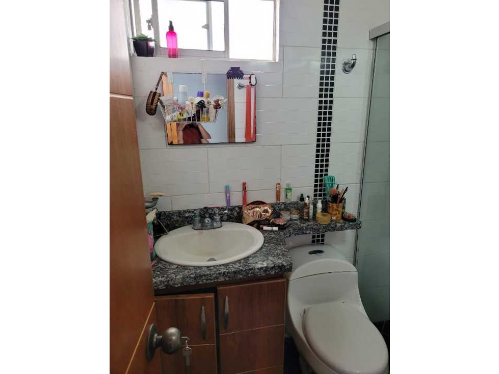 Venta de apartamento en Edificio, Sabaneta, sector calle larga