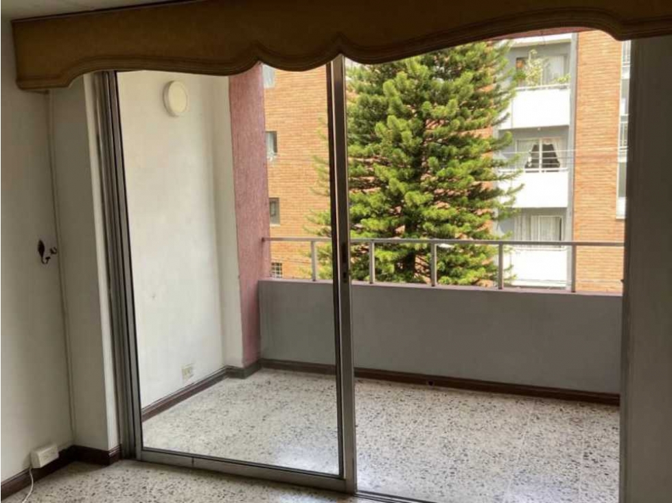 VENTA DE APARTAMENTO PARA REMODELAR LAURELES -ALMERIA