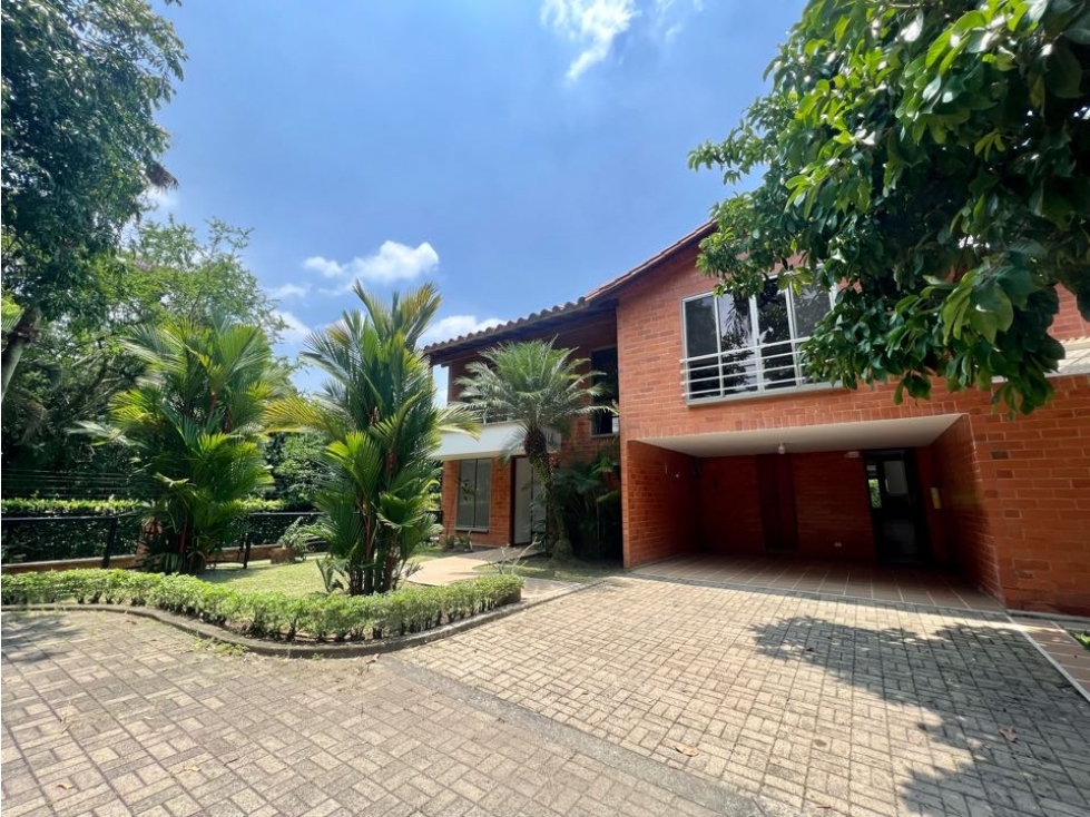 Venta de Casa Campestre en Pance en Condominio