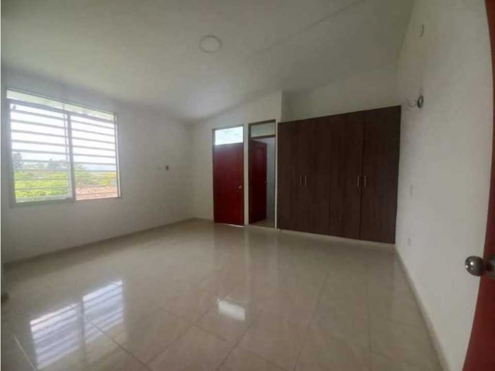 VENTA DE CASA CON DOS LOCALES COMERCIALES CAMBULOS CARTAGO VALLE