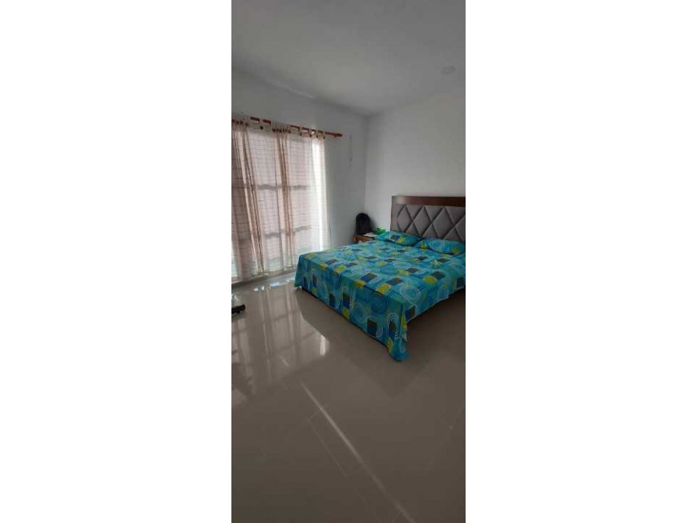 Venta de casa de dos pisos en el Barrio mi refugio, Montería