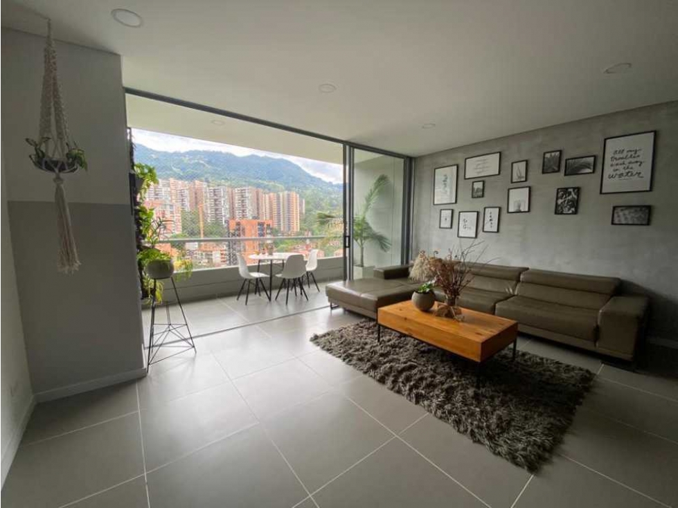 VENTA de moderno apartamento DÚPLEX en Envigado con terraza y jacuzzi.