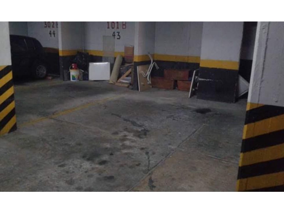 Venta De Parqueadero en Cedritos Edificio Ciprés