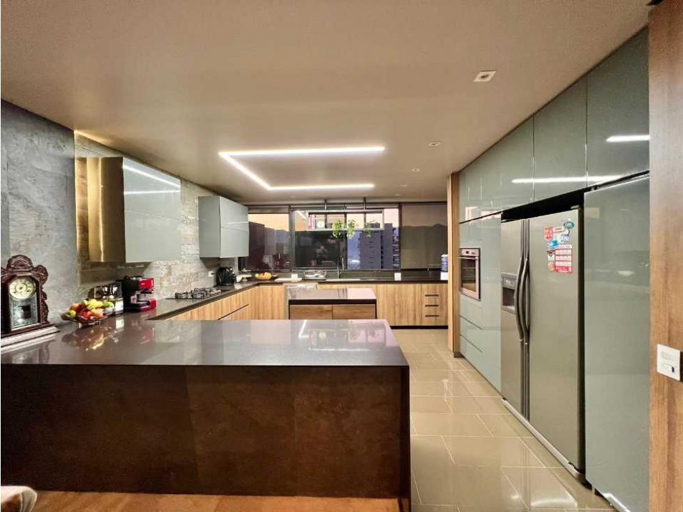 VENTA HERMOSO PENTHOUSE EN MEDELLIN, SECTOR POBLADO LA LINDE