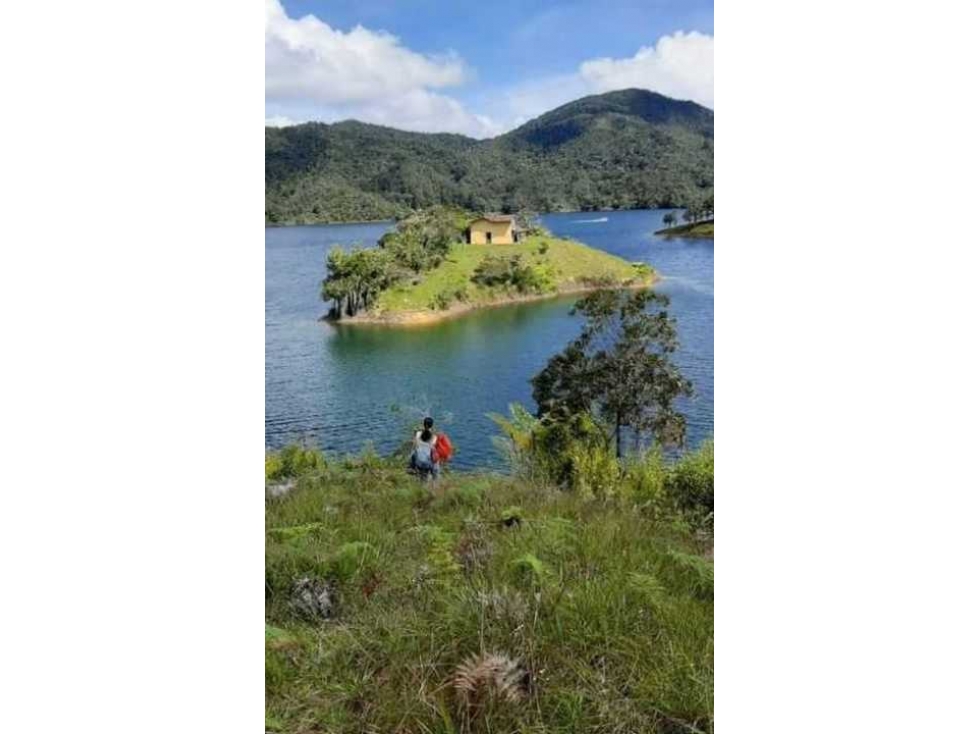 Venta isla en el Peñol ( única en la zona )